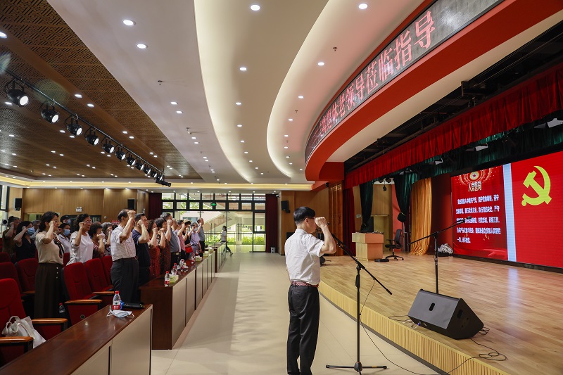 av天堂
组织机关离退休党员参观市第二老人院和七一活动.jpg